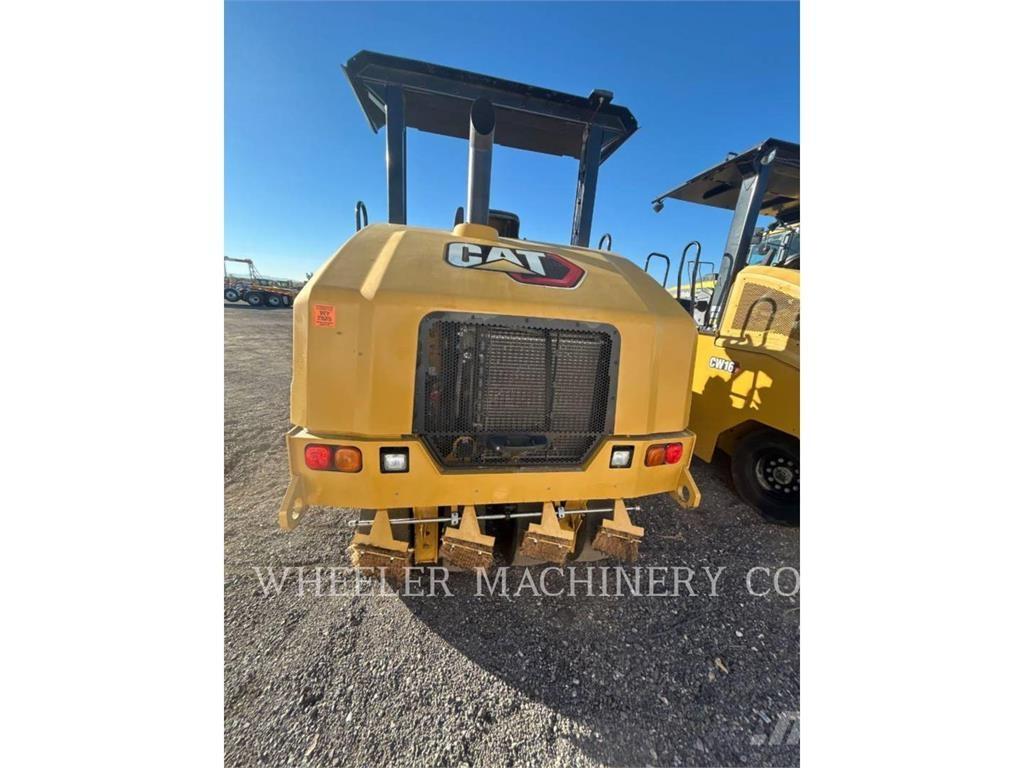 CAT CW16 Kumipyöräjyrät