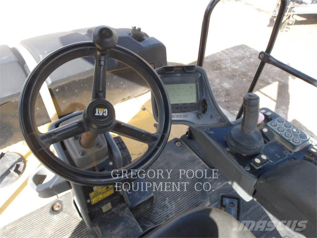 CAT CW16 Kumipyöräjyrät