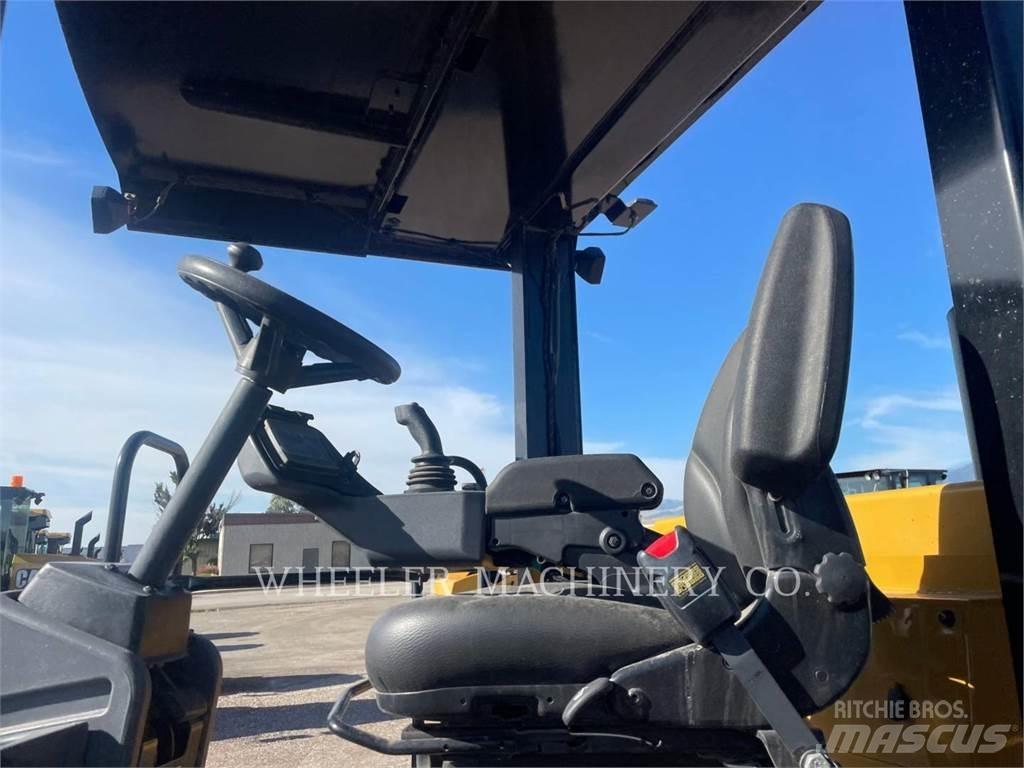 CAT CW16 Kumipyöräjyrät