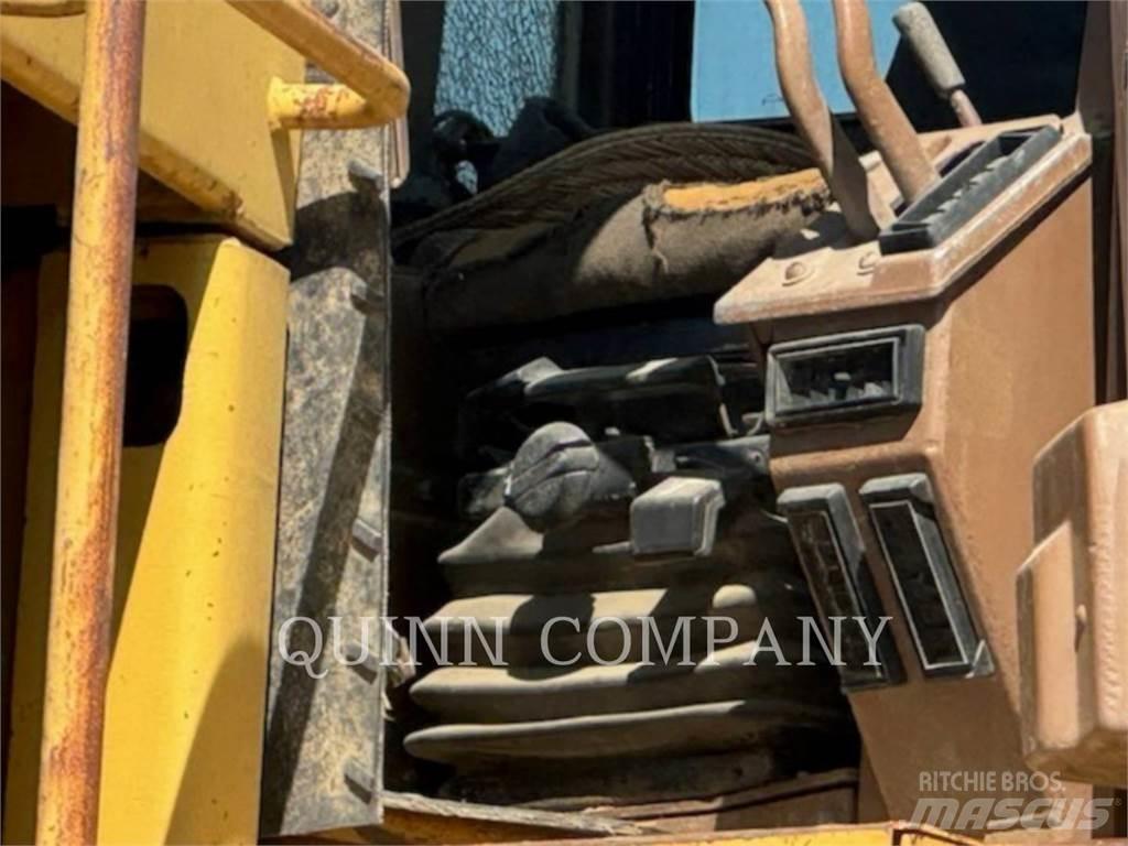 CAT D10 Telaketjupuskutraktorit