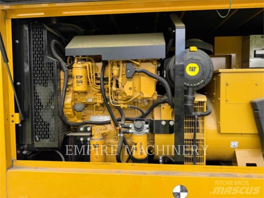CAT D100 Dieselgeneraattorit