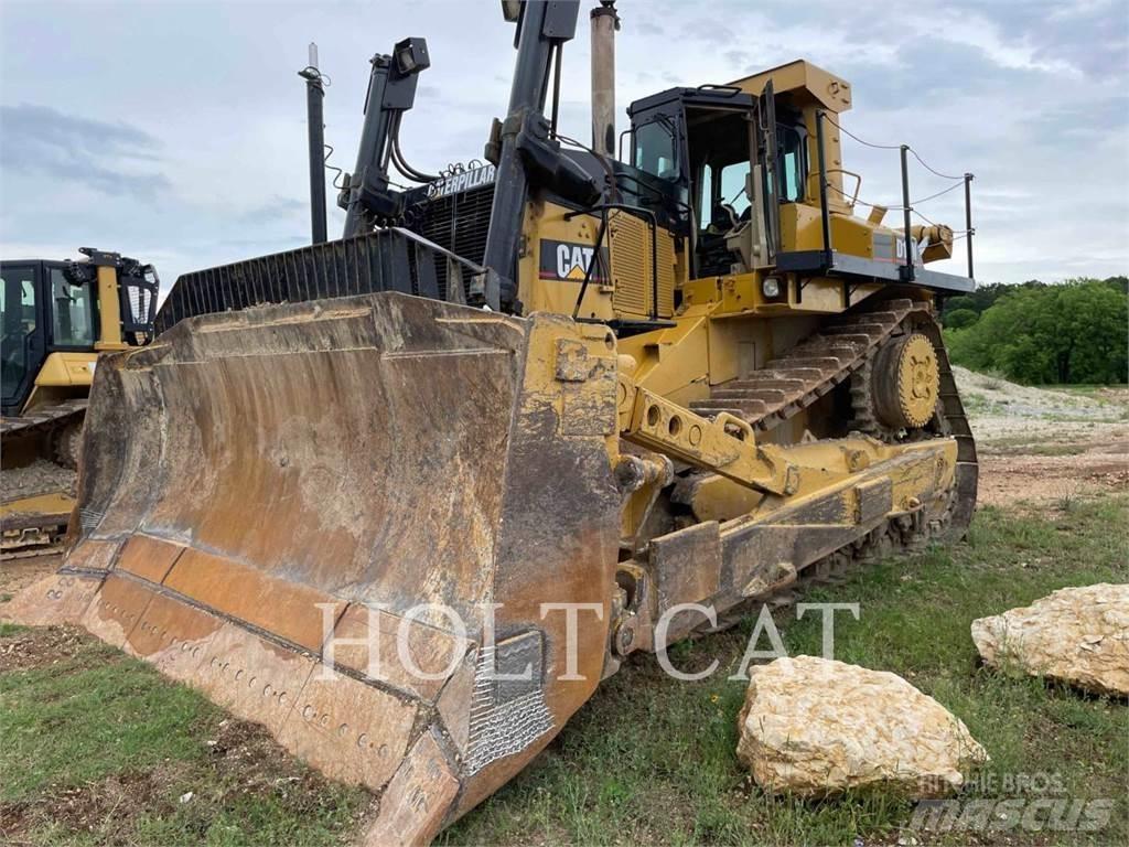 CAT D10N Telaketjupuskutraktorit