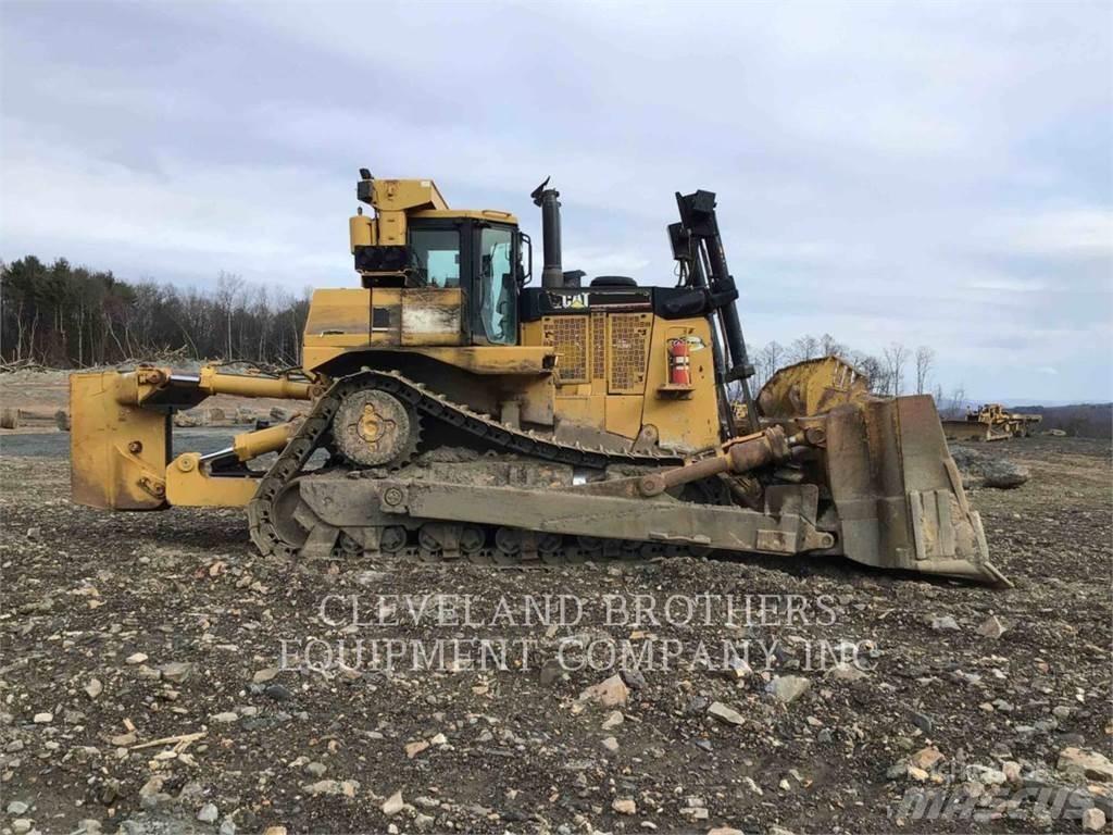 CAT D10T Telaketjupuskutraktorit
