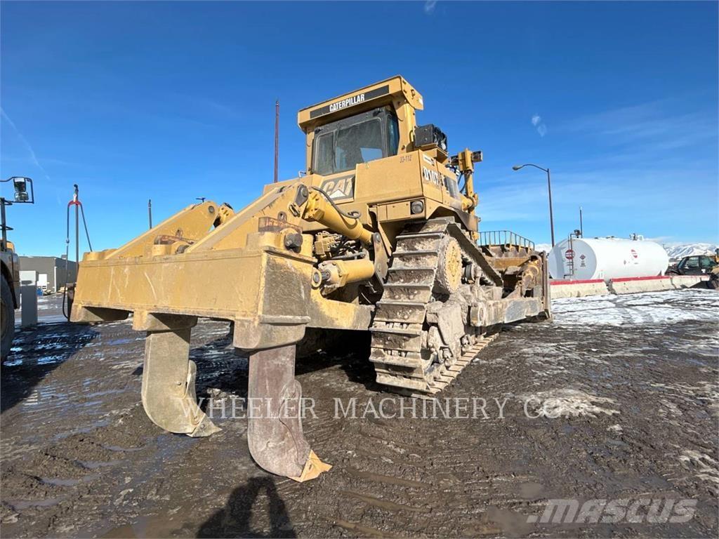 CAT D10T Telaketjupuskutraktorit