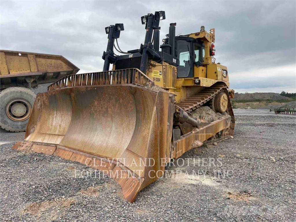 CAT D10T Telaketjupuskutraktorit