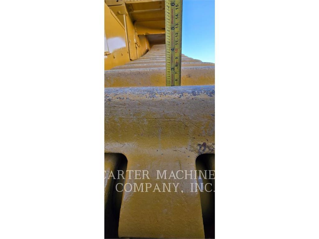 CAT D10T Telaketjupuskutraktorit