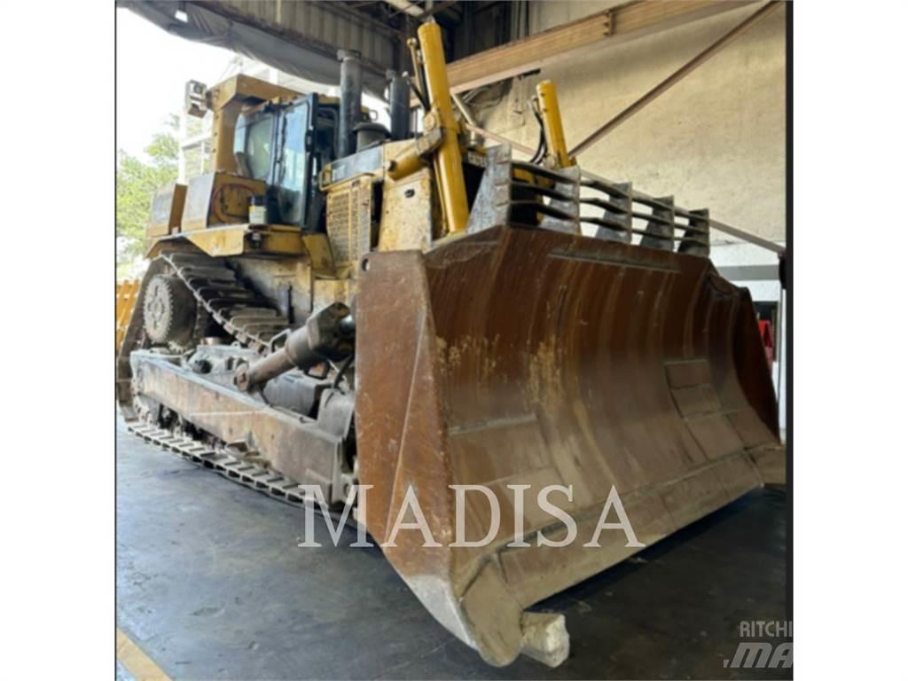 CAT D10T Telaketjupuskutraktorit