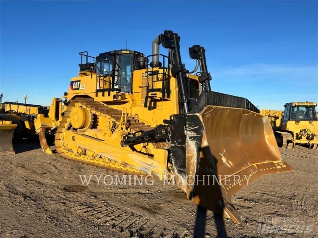 CAT D10T2 Telaketjupuskutraktorit