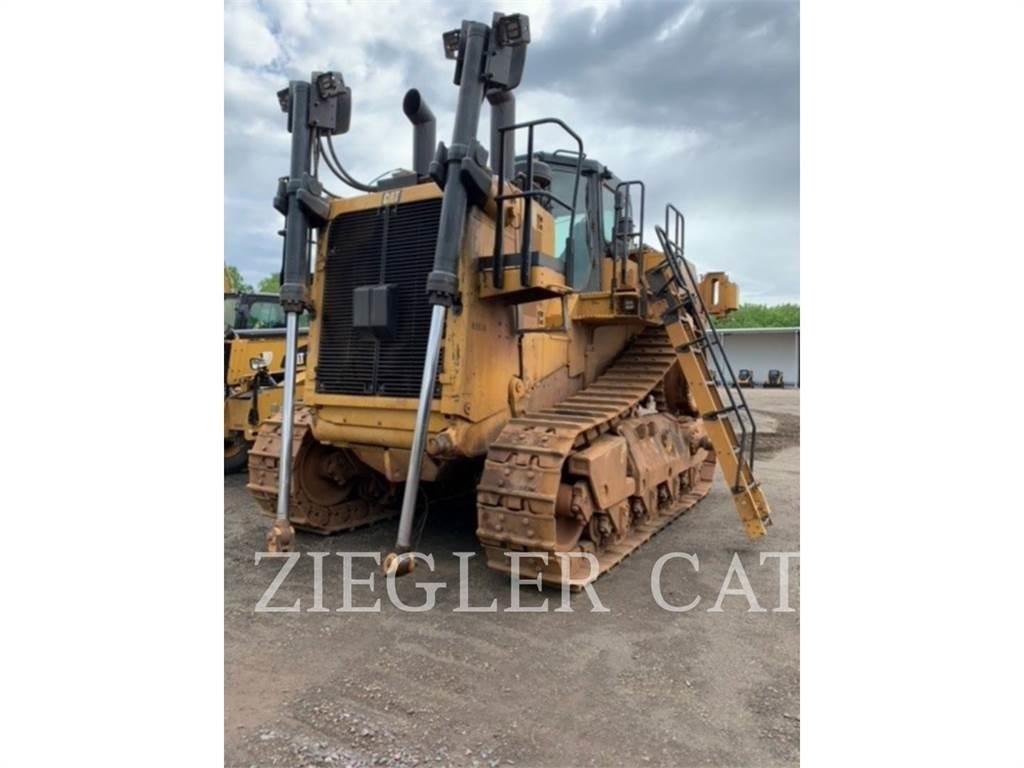 CAT D10T2 Telaketjupuskutraktorit