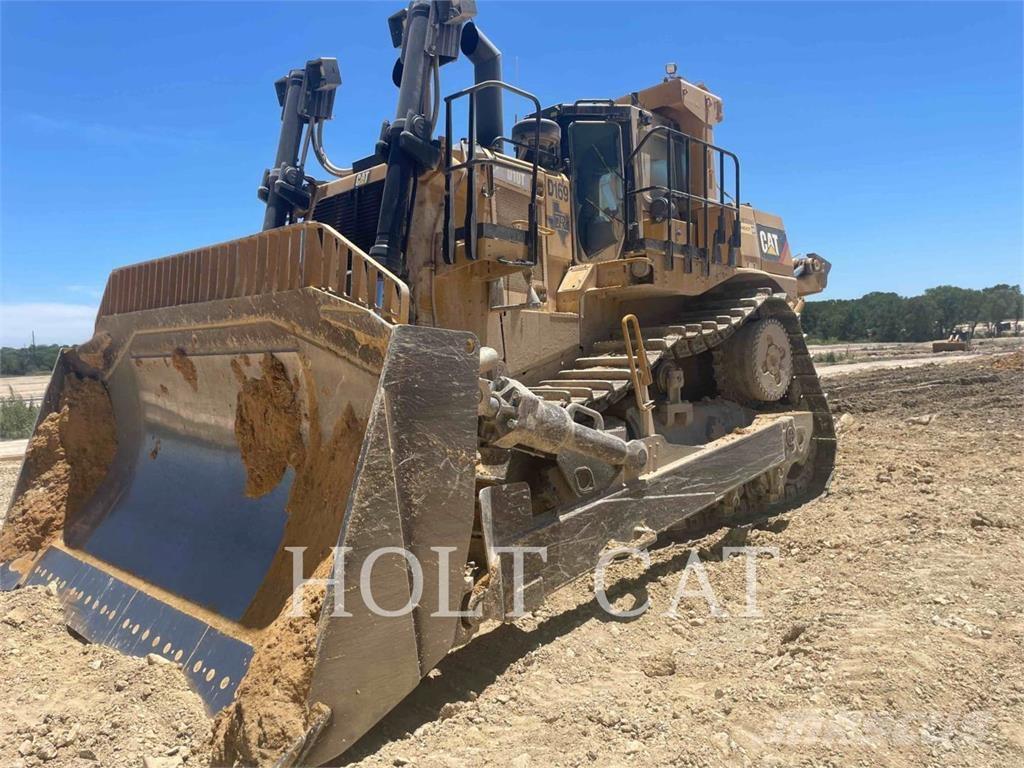 CAT D10T2 Telaketjupuskutraktorit