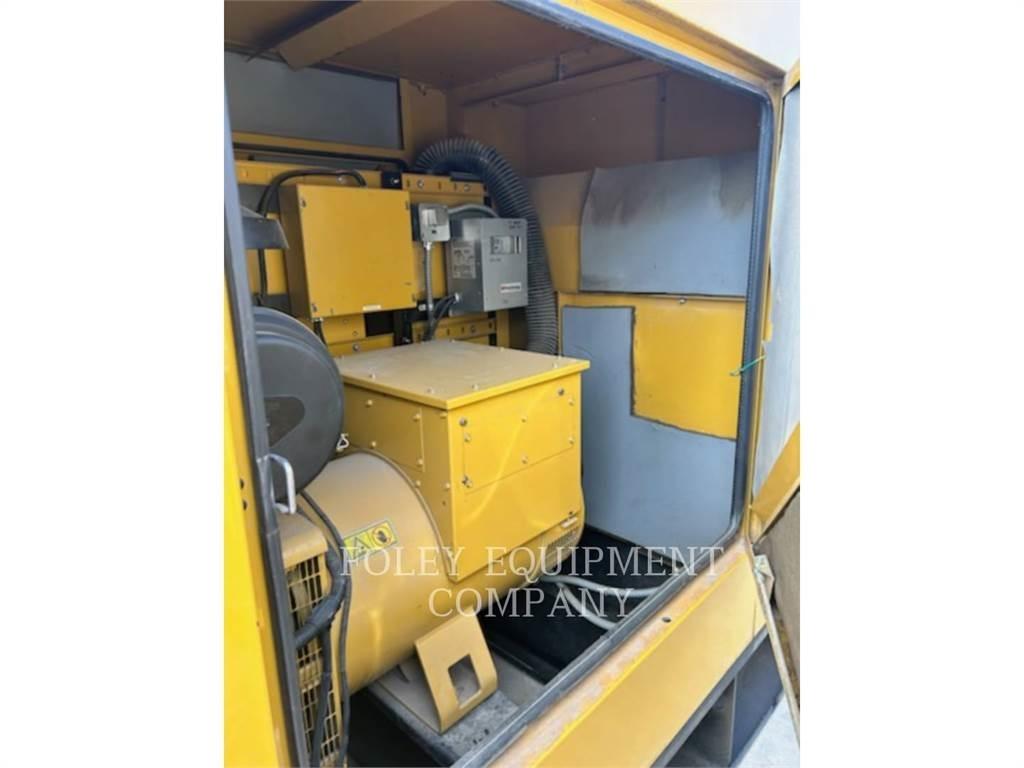 CAT D150-8 Dieselgeneraattorit