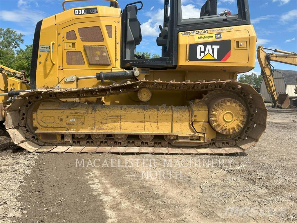 CAT D3K2L 4F Telaketjupuskutraktorit