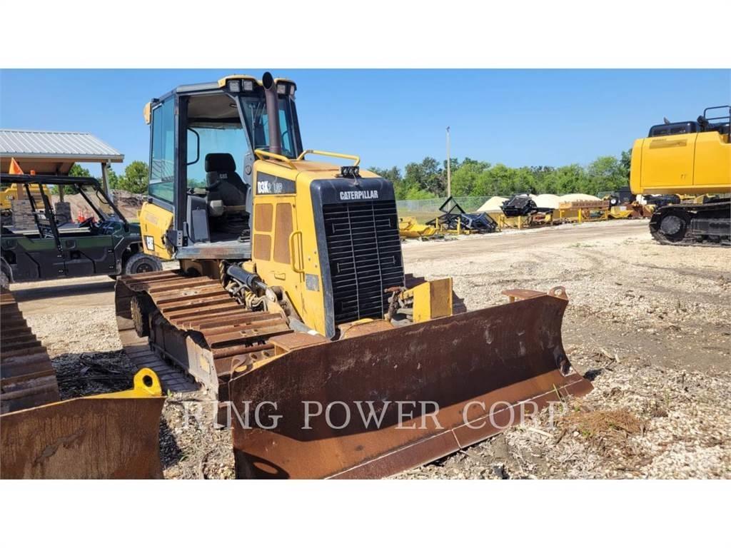 CAT D3K2LGP Telaketjupuskutraktorit