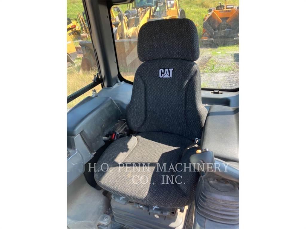 CAT D3K2XL Telaketjupuskutraktorit