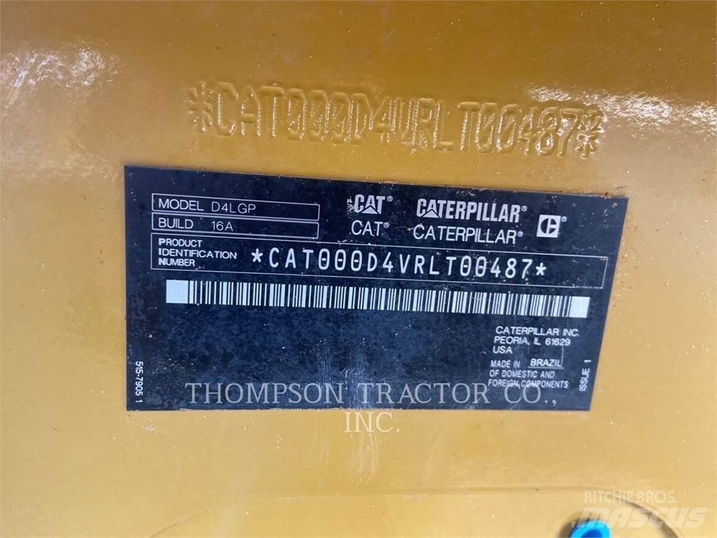 CAT D4 Telaketjupuskutraktorit