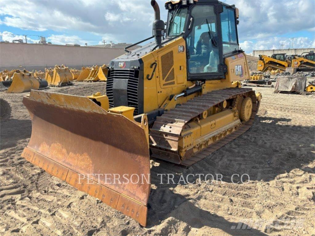 CAT D4 Telaketjupuskutraktorit