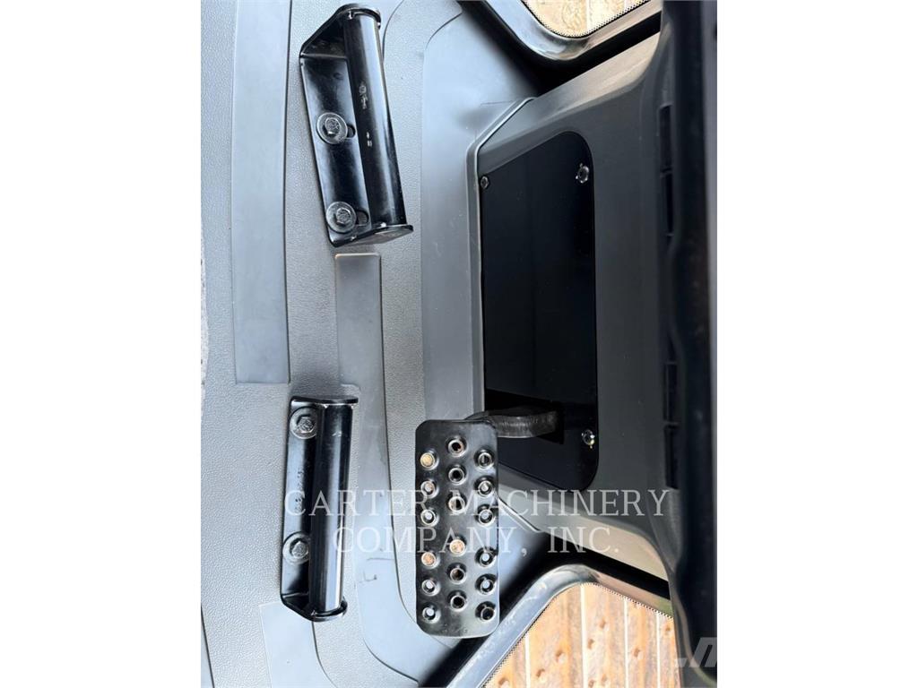 CAT D4-15LGPVP Telaketjupuskutraktorit