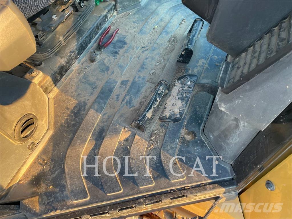 CAT D4-15VP Telaketjupuskutraktorit