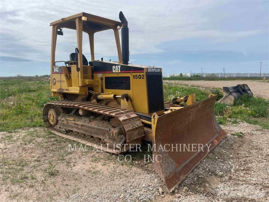 CAT D4C Telaketjupuskutraktorit