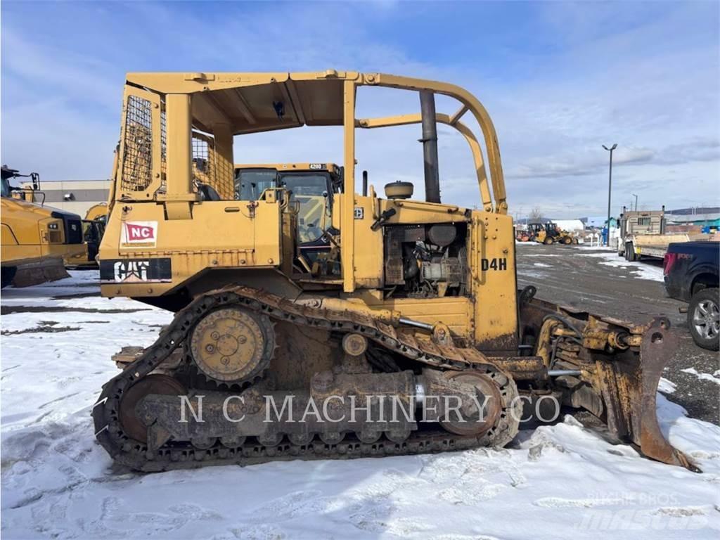 CAT D4H Telaketjupuskutraktorit