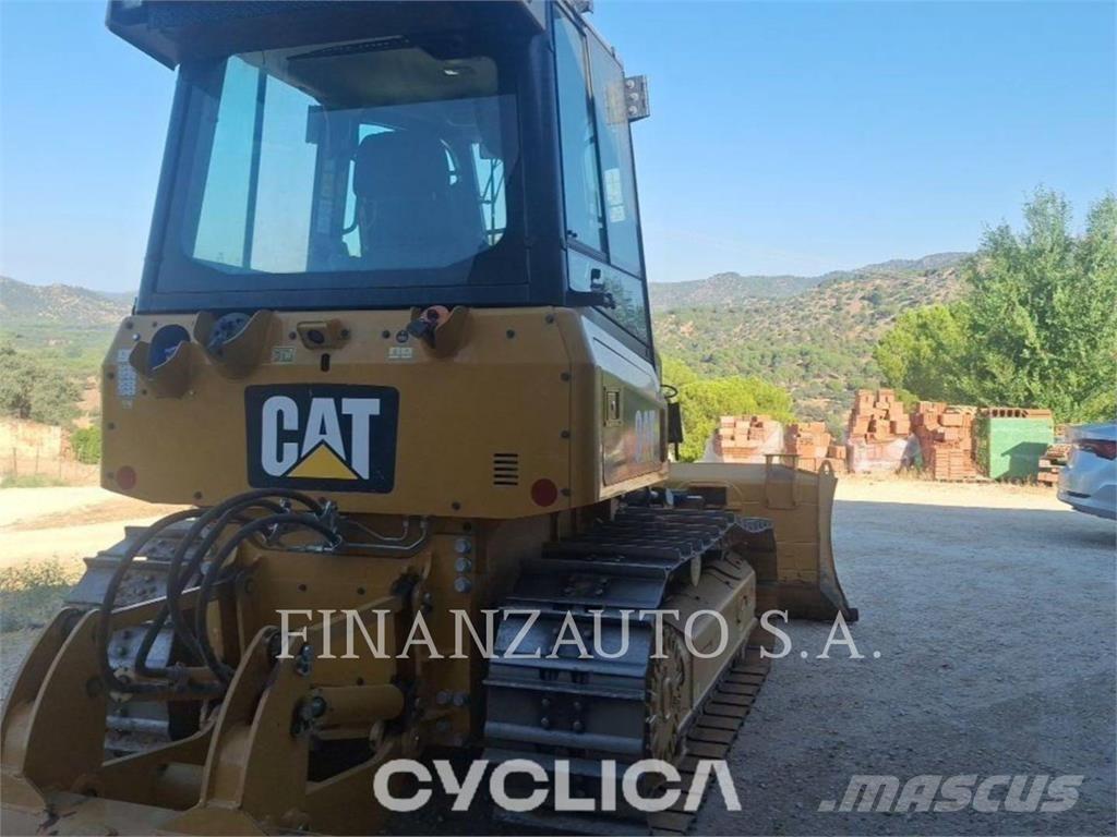 CAT D4K2 Telaketjupuskutraktorit