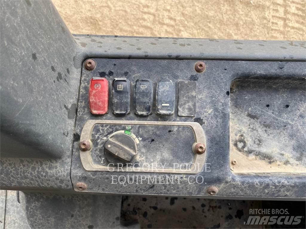 CAT D4K2LGP Telaketjupuskutraktorit