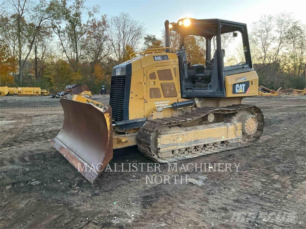 CAT D4K2X 4F Telaketjupuskutraktorit