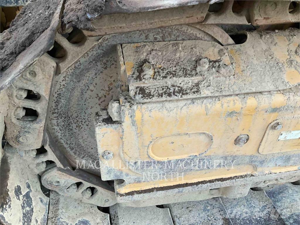 CAT D4K2X 4F Telaketjupuskutraktorit