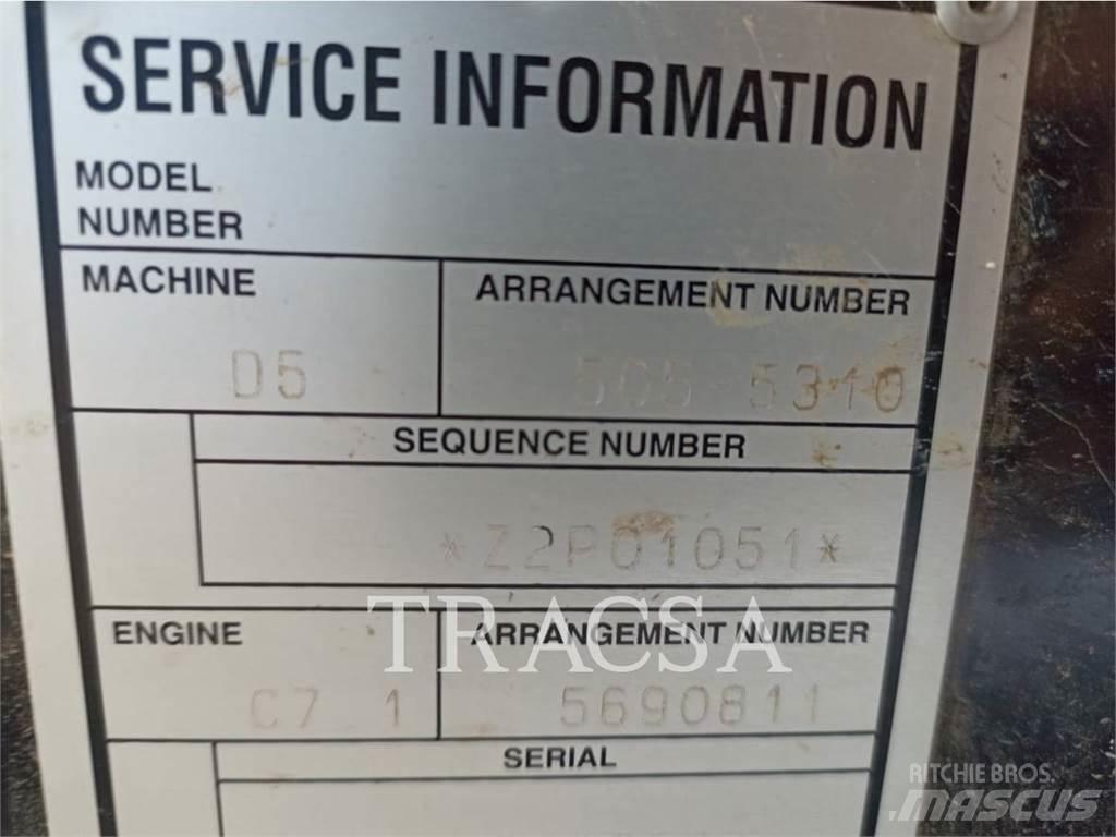 CAT D5 Telaketjupuskutraktorit