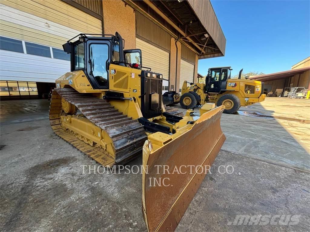 CAT D5 Telaketjupuskutraktorit