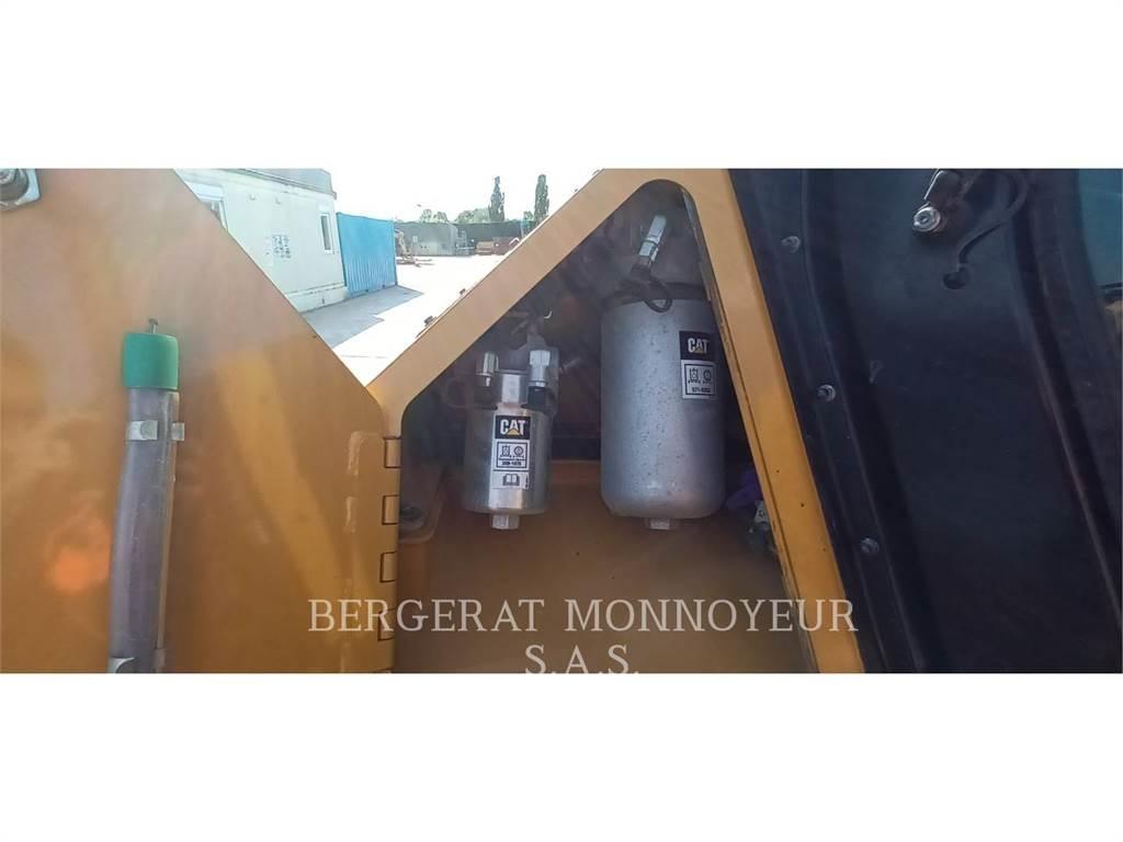 CAT D5 Telaketjupuskutraktorit