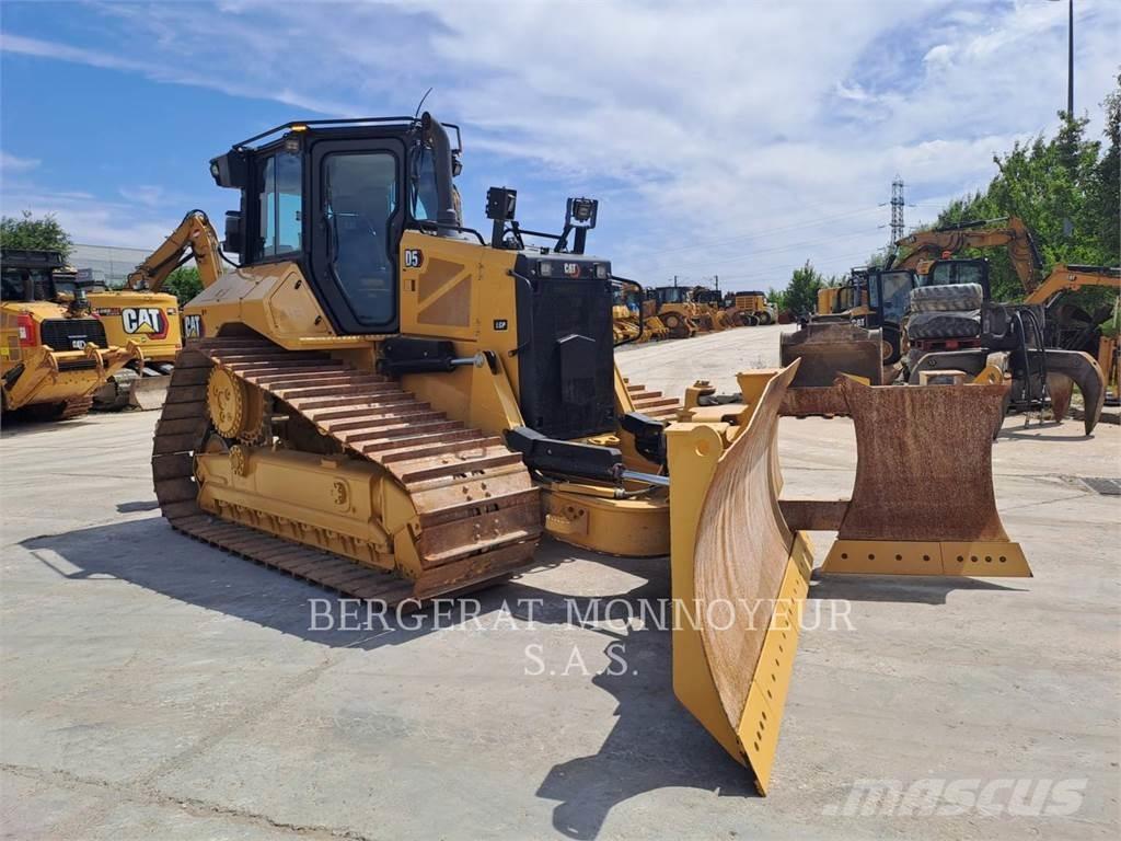 CAT D5 Telaketjupuskutraktorit