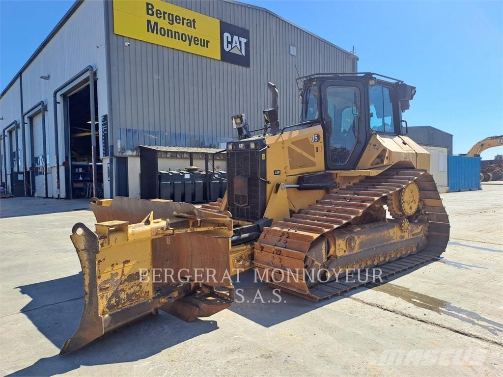 CAT D5 Telaketjupuskutraktorit
