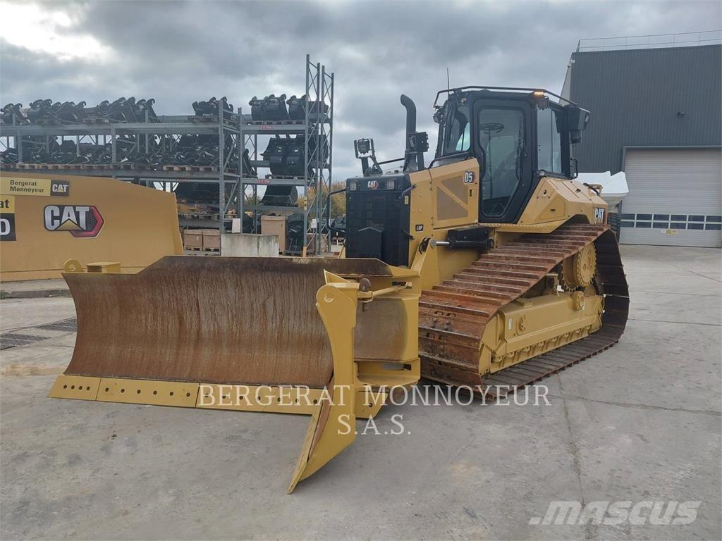 CAT D5 Telaketjupuskutraktorit