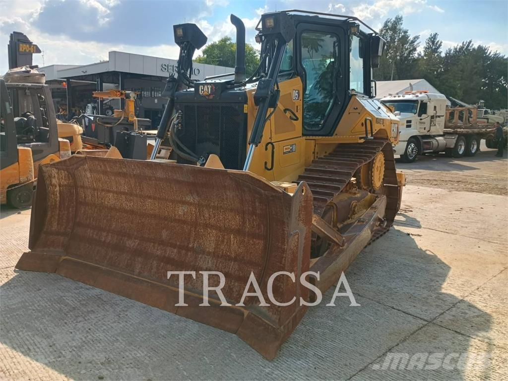 CAT D5 Turistibussit