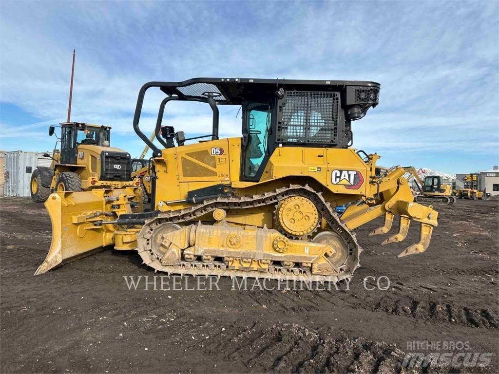 CAT D5-17 XL Telaketjupuskutraktorit