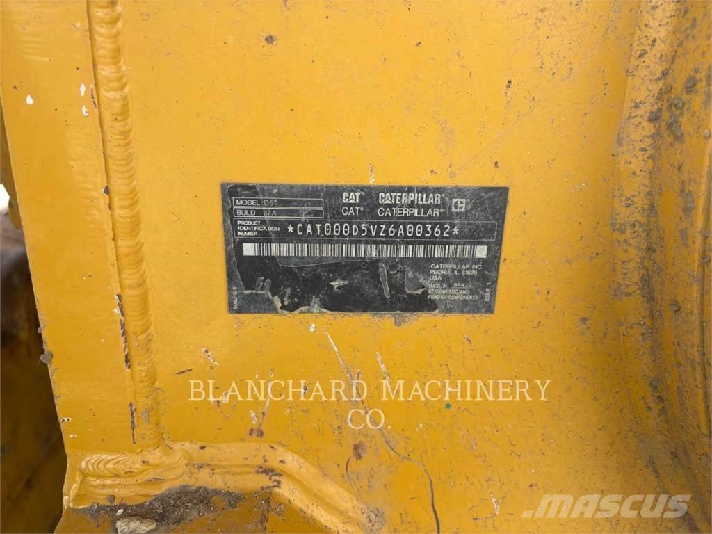 CAT D5 LGP Telaketjupuskutraktorit