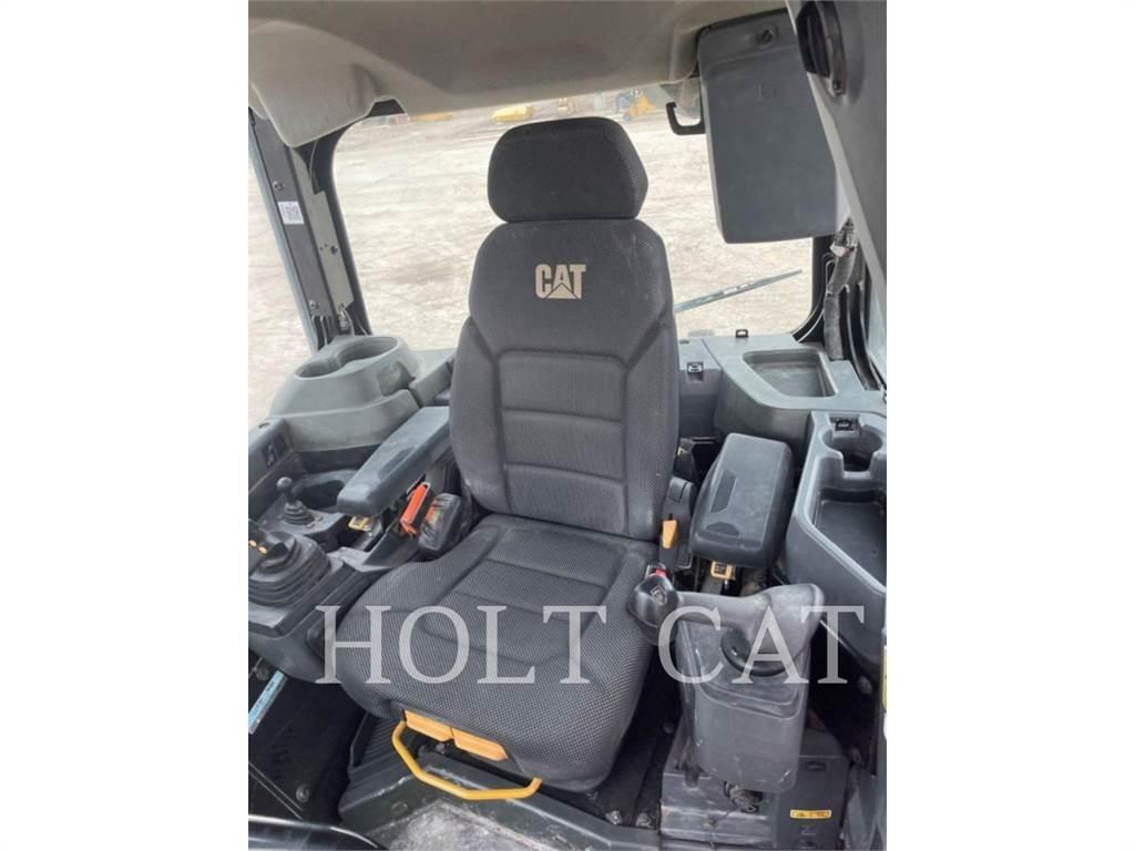CAT D5 VP Telaketjupuskutraktorit