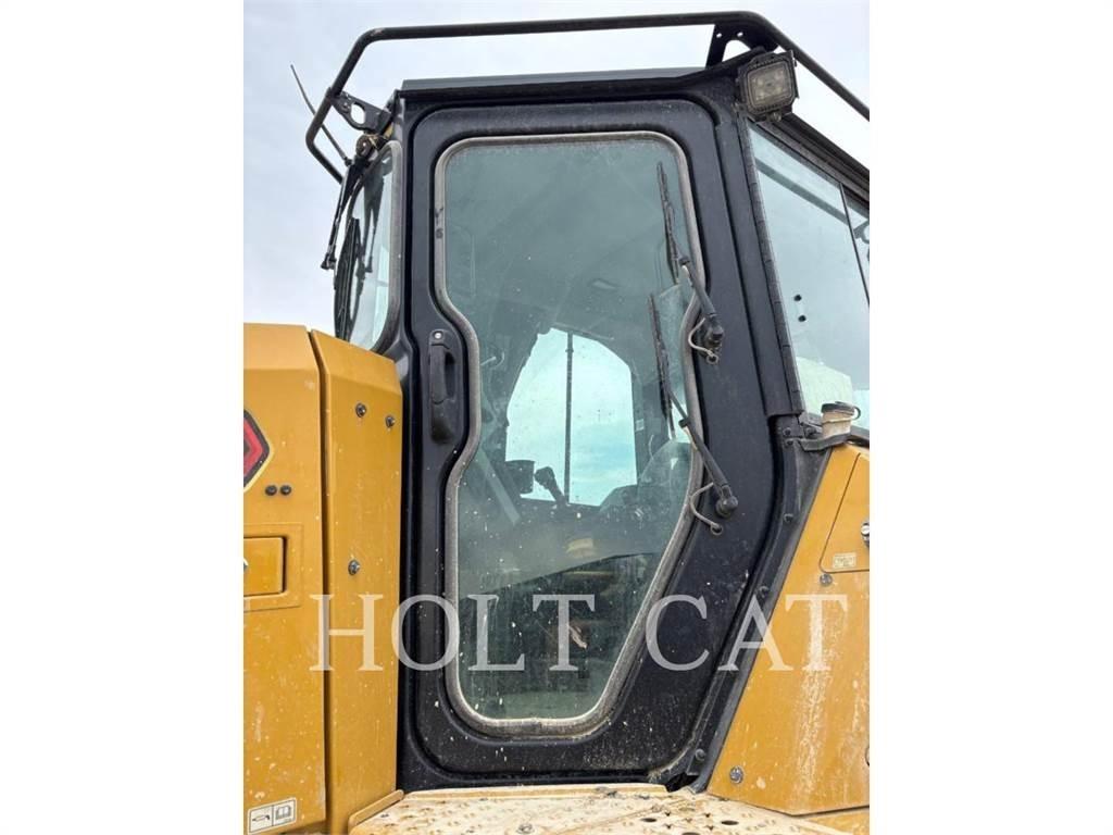 CAT D5 VP Telaketjupuskutraktorit