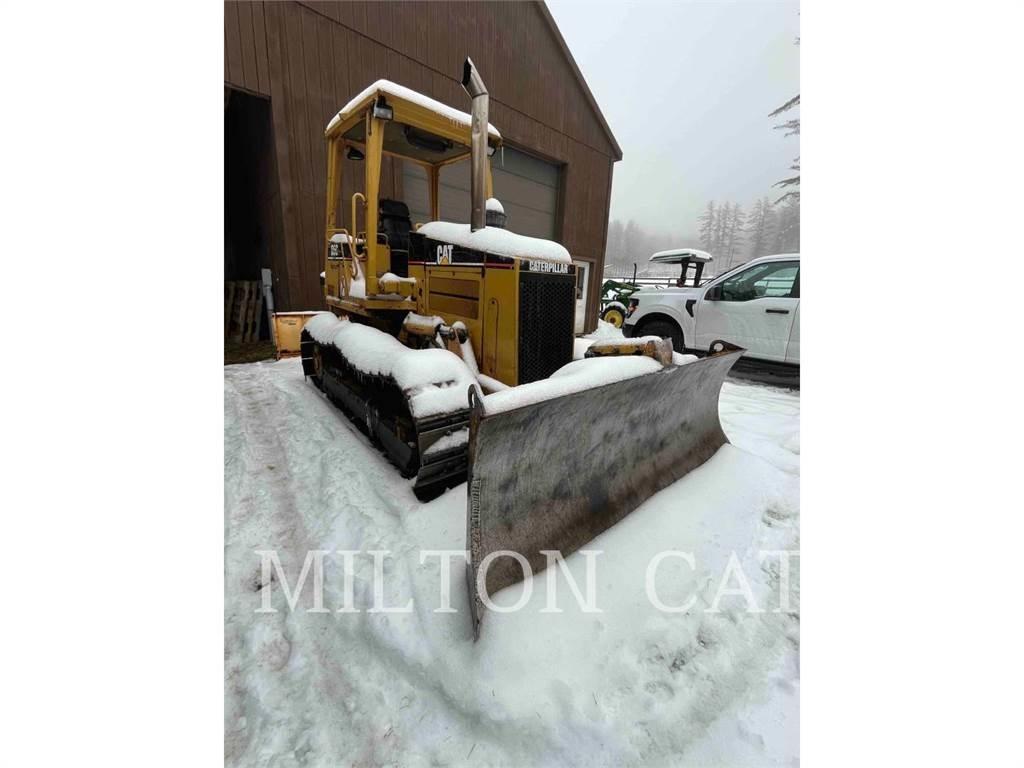 CAT D5CIII Telaketjupuskutraktorit