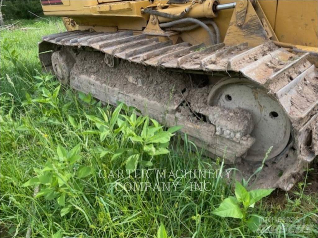 CAT D5GXL Telaketjupuskutraktorit