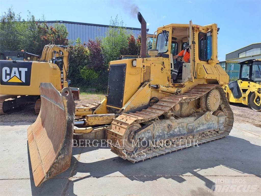 CAT D5H Telaketjupuskutraktorit