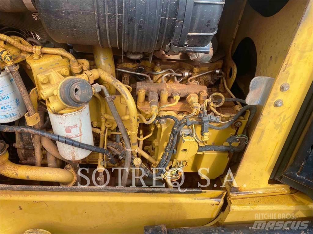 CAT D5K Telaketjupuskutraktorit