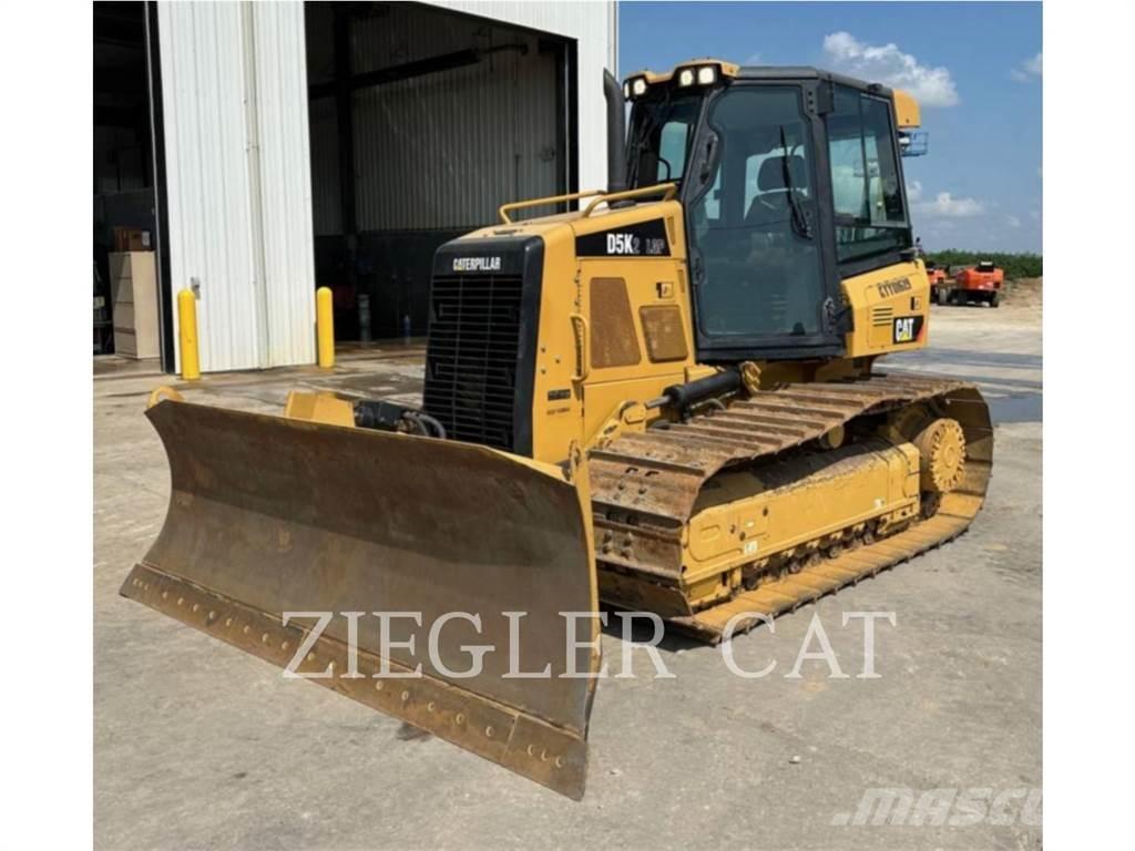 CAT D5K Telaketjupuskutraktorit