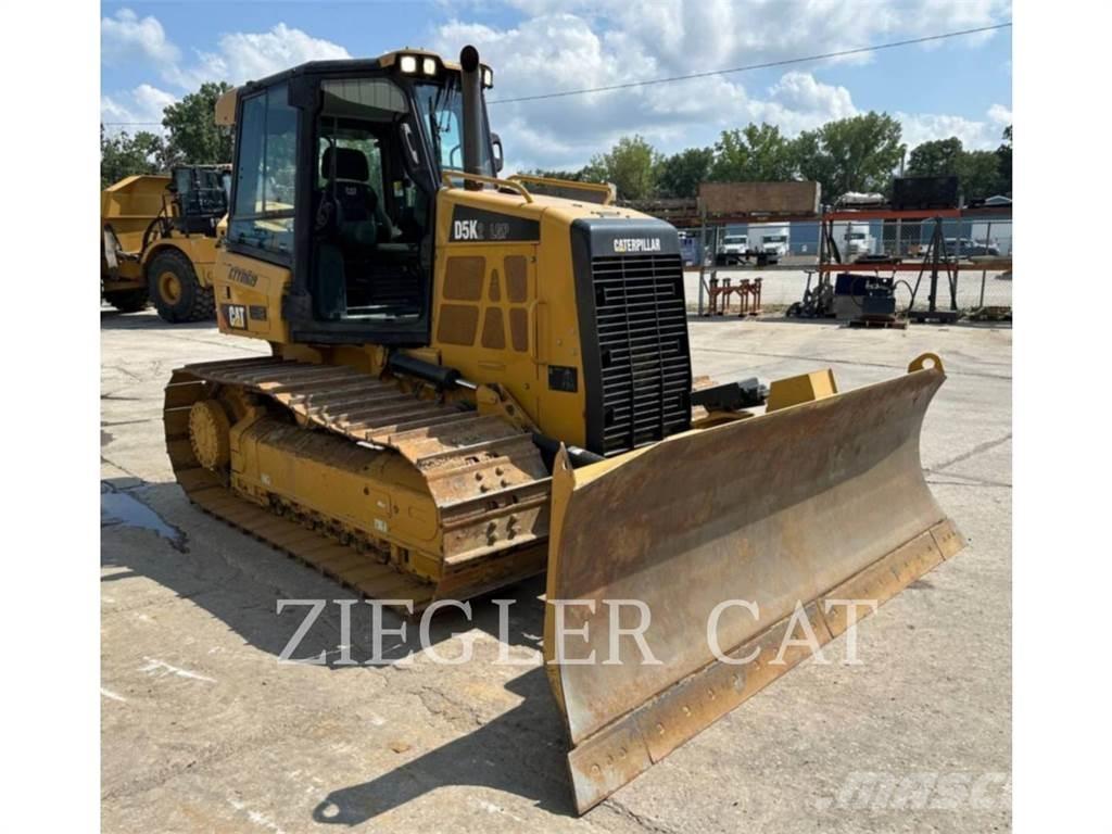 CAT D5K Telaketjupuskutraktorit
