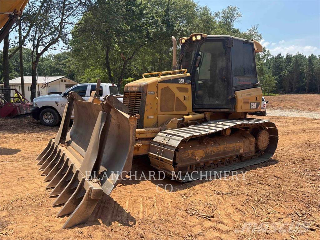 CAT D5K LGP Telaketjupuskutraktorit