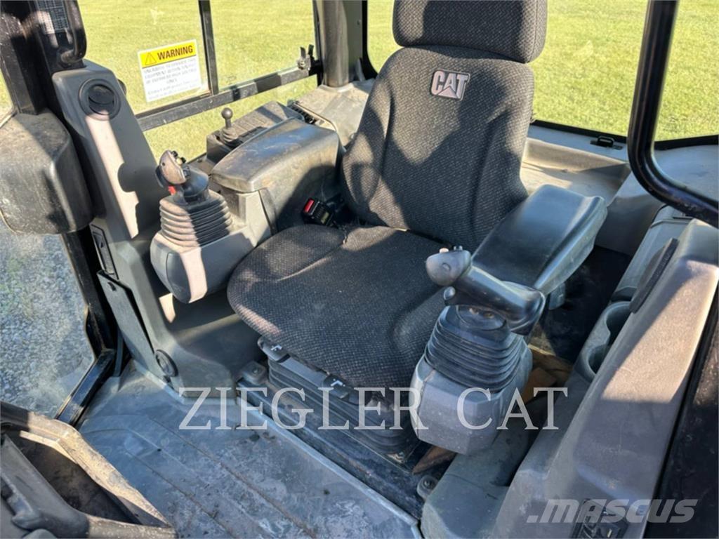 CAT D5K2 Telaketjupuskutraktorit