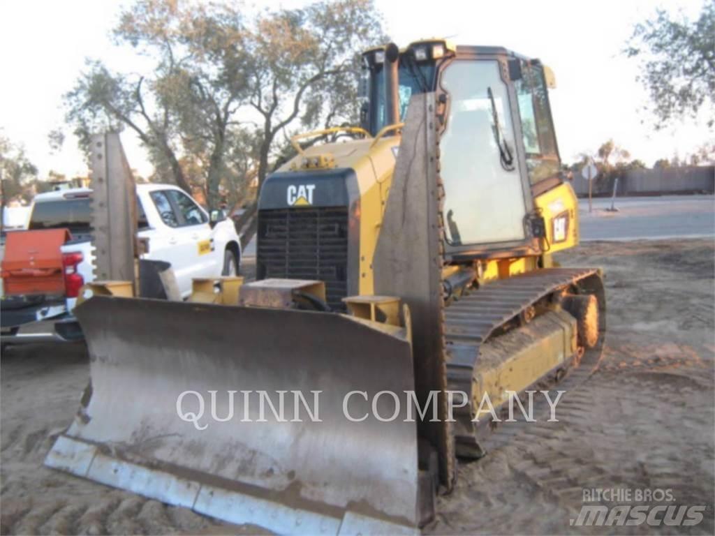 CAT D5K2 XL Telaketjupuskutraktorit