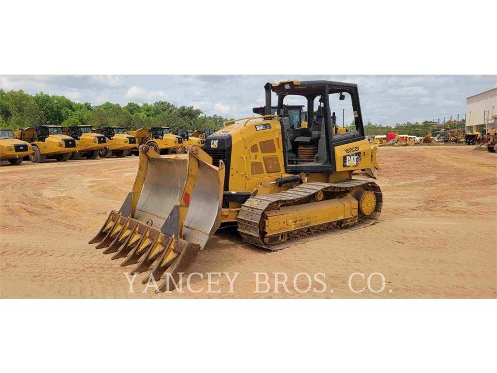 CAT D5K2 XL Telaketjupuskutraktorit