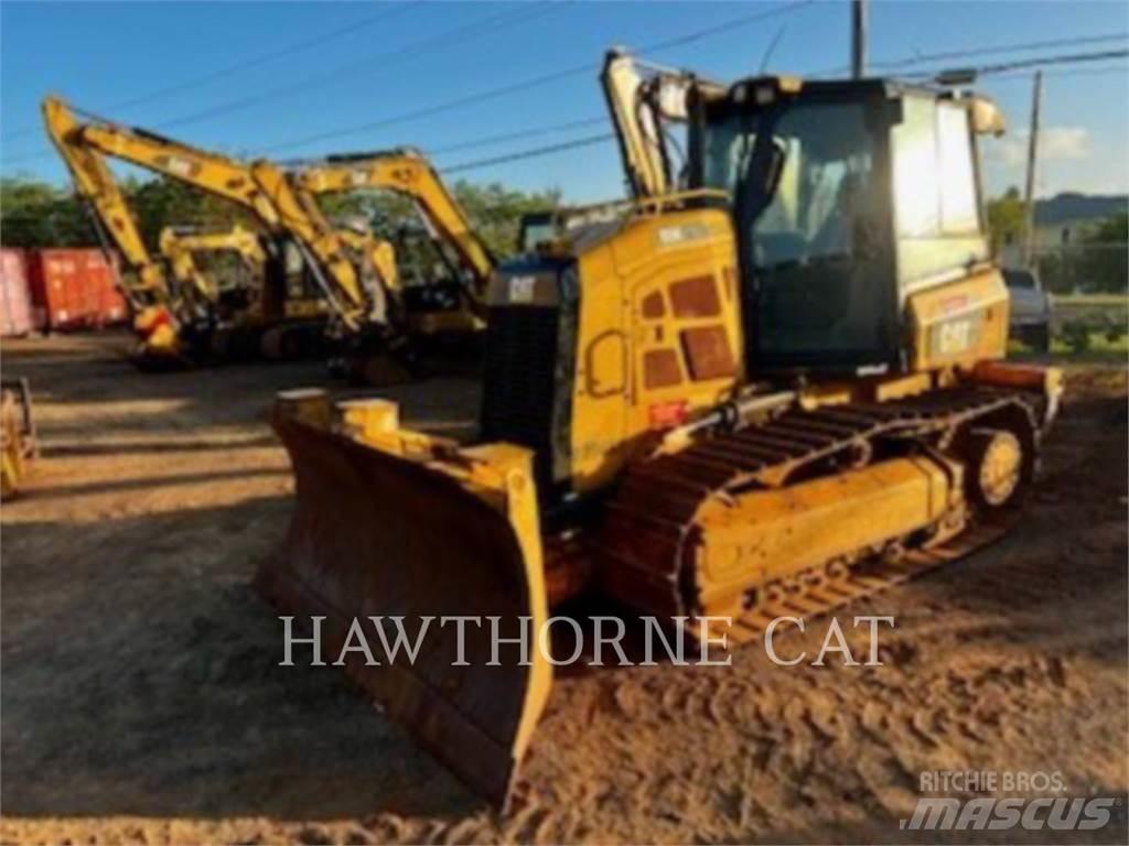 CAT D5K2 XL Telaketjupuskutraktorit